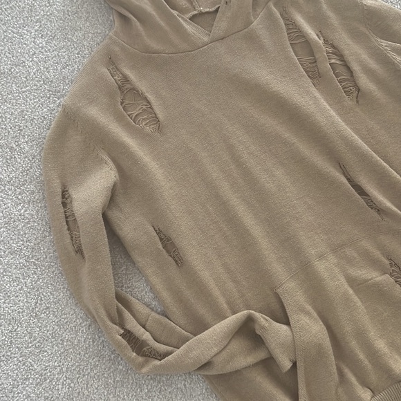 Zara Hoodie - Picture 2 of 6